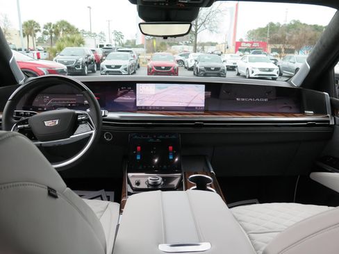 New 2026 Cadillac Escalade Platinum Luxury w/ LPO, Floor Liner Package image 23