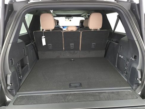 New 2025 Lincoln Navigator L Black Label image 18