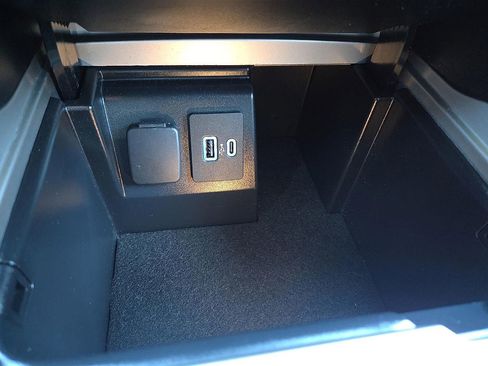 Used 2022 Ford Explorer Limited image 20