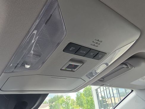 Used 2023 Toyota RAV4 XLE AWD/4WD image 30