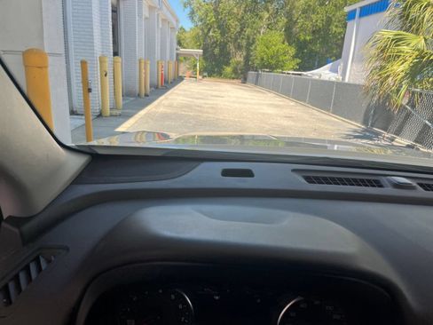 Used 2024 GMC Terrain SLE FWD image 33