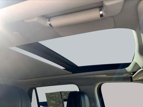 Certified 2025 Lincoln Navigator Reserve AWD/4WD image 14