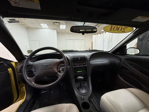 Used 2001 Ford Mustang GT Premium RWD image 19