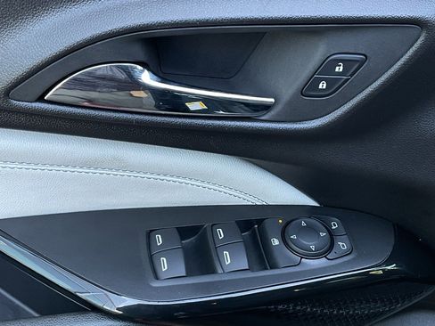 Used 2025 Chevrolet Trax LT image 12