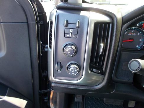 Used 2018 Chevrolet Silverado 1500 LT w/ All Star Edition AWD/4WD image 29