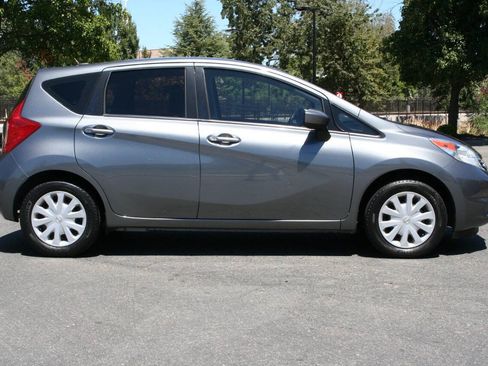 Used 2016 Nissan Versa Note SV FWD image 4