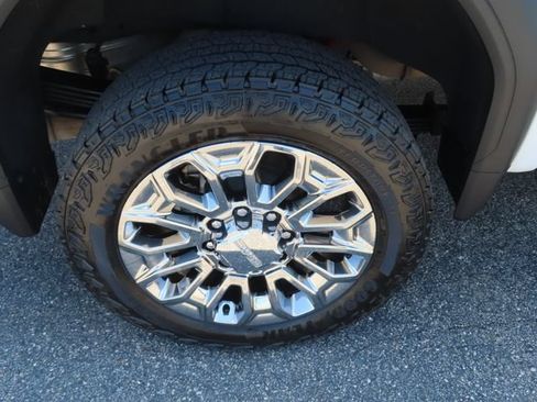 Used 2026 GMC Sierra 2500 Denali Ultimate AWD/4WD image 16
