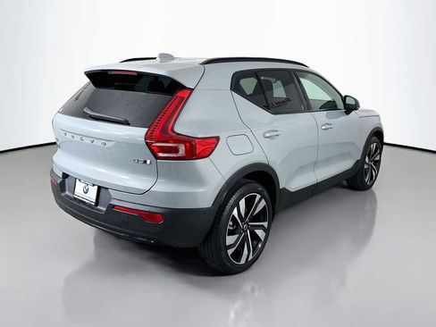 Used 2025 Volvo XC40 B5 Ultra AWD/4WD image 7