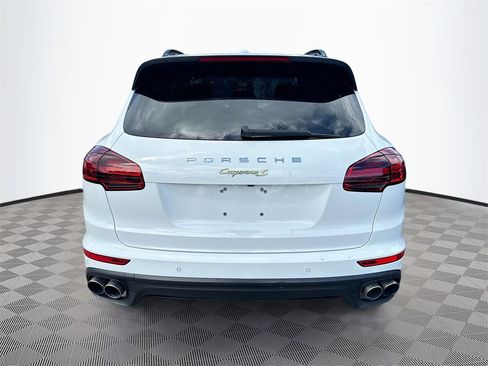 Used 2017 Porsche Cayenne S image 7