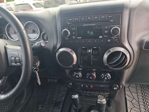 Used 2011 Jeep Wrangler Sport AWD/4WD image 16