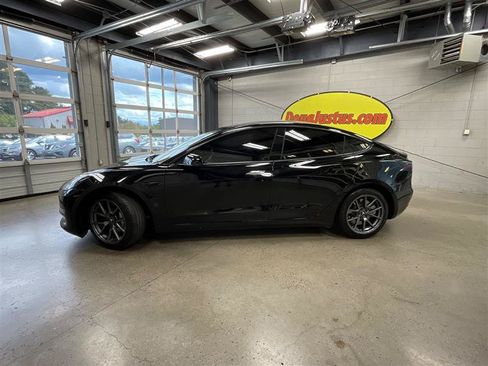 Used 2022 Tesla Model 3 Long Range AWD/4WD image 2