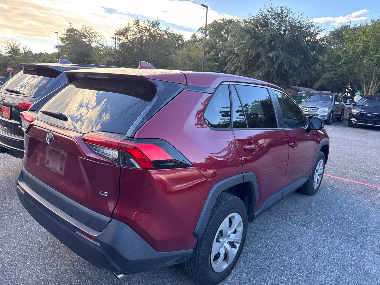 Used 2023 Toyota RAV4 LE FWD image 7