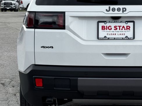 New 2026 Jeep Cherokee Laredo AWD/4WD image 11