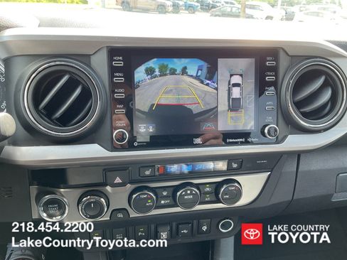 Used 2020 Toyota Tacoma Limited AWD/4WD image 33