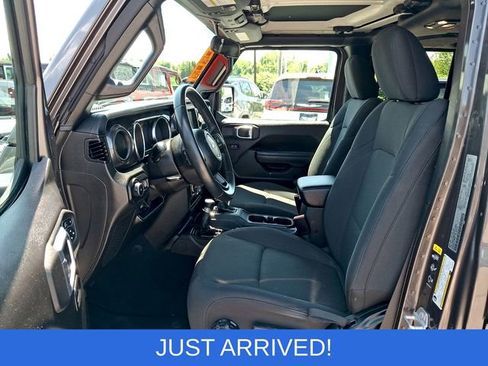 Used 2022 Jeep Wrangler Unlimited Sport AWD/4WD image 13
