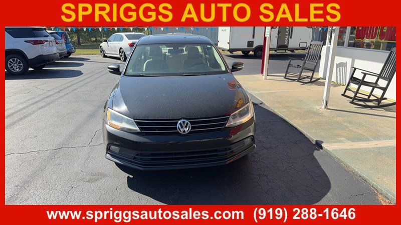 Used 2016 Volkswagen Jetta SEL FWD image 2