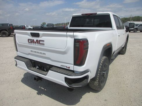 New 2026 GMC Sierra 2500 AT4 w/ AT4 Premium Plus Package image 4