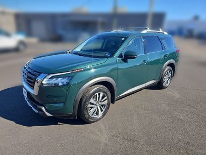 Used 2024 Nissan Pathfinder SL