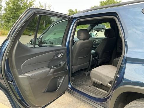 Used 2023 Chevrolet Traverse LT FWD image 16