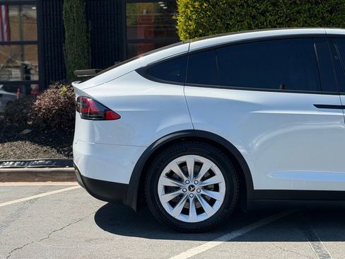 Used 2018 Tesla Model X 100D image 22