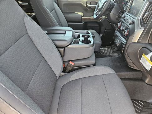Used 2022 Chevrolet Silverado 1500 RST AWD/4WD image 19