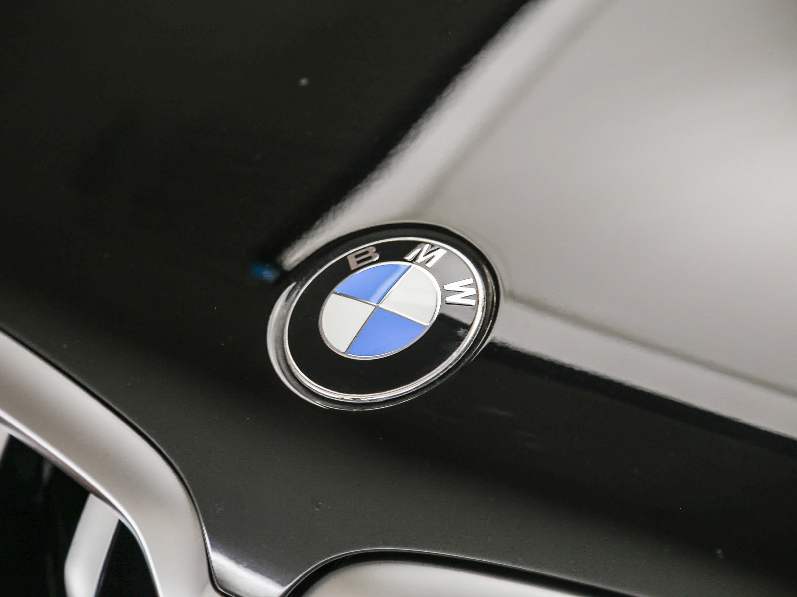 Used 2022 BMW X6 xDrive40i w/ Executive Package AWD/4WD image 9