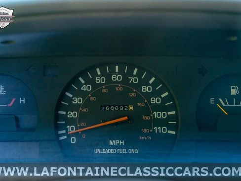 Used 1989 Toyota Pickup Deluxe image 3