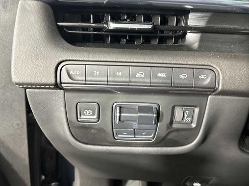 Used 2021 Cadillac Escalade ESV Sport w/ Driver Assist Tech Package AWD/4WD image 26