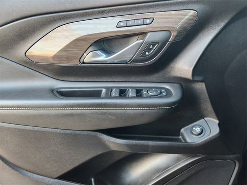 Used 2024 GMC Terrain Denali w/ Denali Premium Package image 19