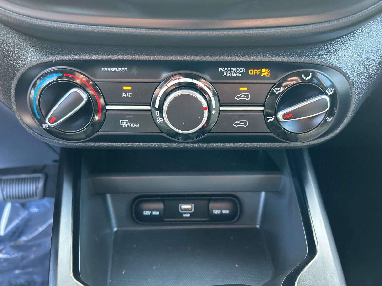 Used 2025 Kia Soul LX FWD image 23