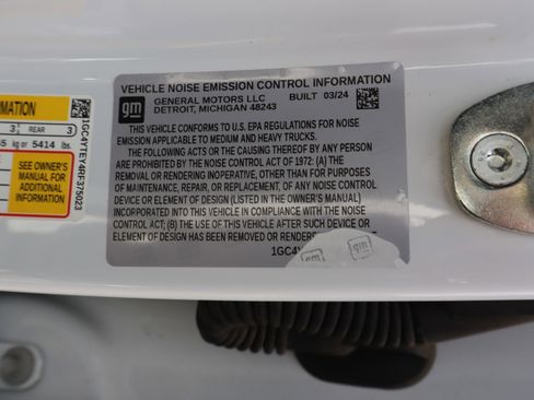 Used 2024 Chevrolet Silverado 3500 LT image 23