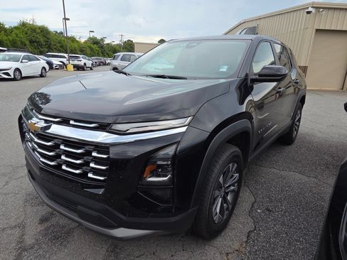 Used 2025 Chevrolet Equinox LT FWD image 3