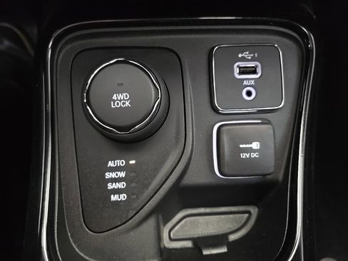Used 2019 Jeep Compass Altitude image 23