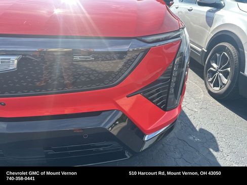 Used 2025 Cadillac Optiq Sport 1 w/ LPO, ONYX Package image 17