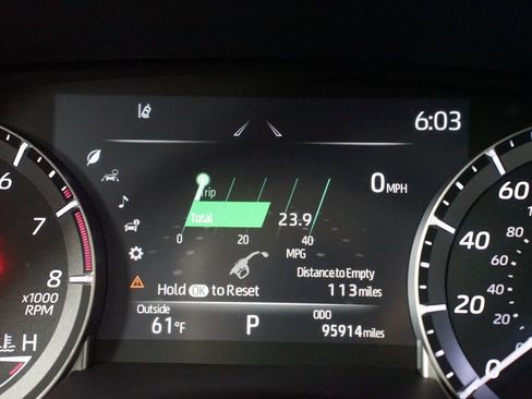 Used 2022 Toyota Highlander XLE image 16