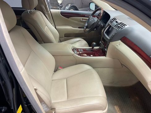 Used 2009 Lexus LS 460 L w/ Executive Class Seating Pkg RWD image 22