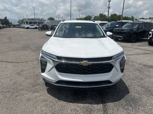 New 2026 Chevrolet Trax LT FWD image 7