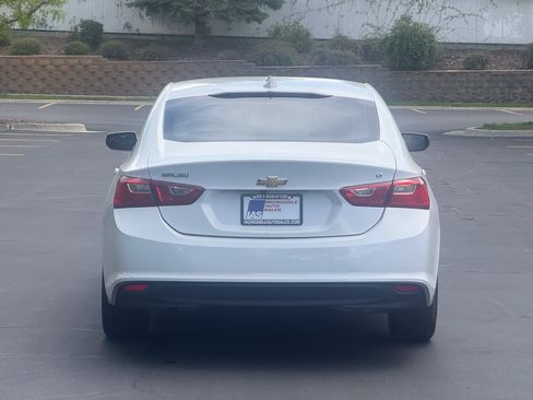 Used 2017 Chevrolet Malibu LT FWD image 5