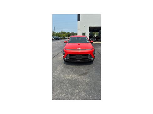 Used 2025 Hyundai Kona SEL AWD/4WD image 5
