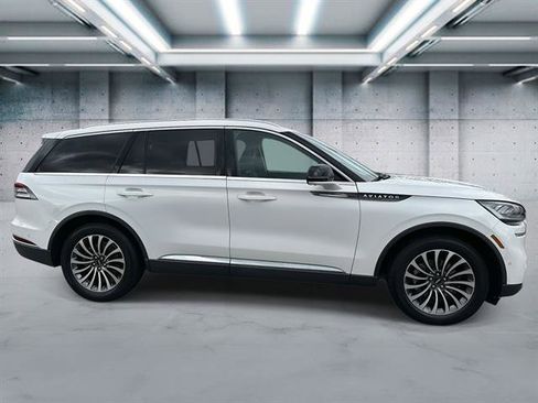 Used 2020 Lincoln Aviator Reserve w/ Equipment Group 201A image 3