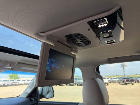 Used 2018 Cadillac Escalade Luxury AWD/4WD image 20