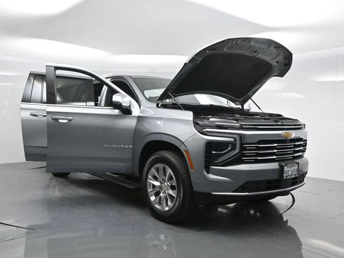Used 2025 Chevrolet Suburban Premier image 38