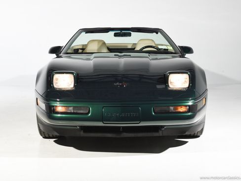 Used 1994 Chevrolet Corvette Convertible RWD image 2