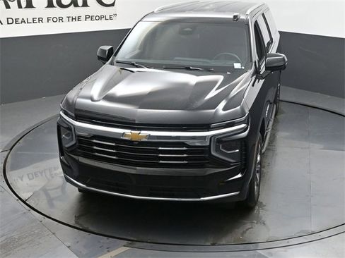 New 2025 Chevrolet Suburban LS image 25