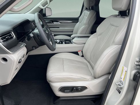 Used 2022 Jeep Wagoneer Series II w/ Convenience Group I image 22