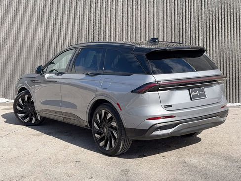 Used 2024 Lincoln Nautilus Reserve w/ Jet Appearance Package (87T) image 5