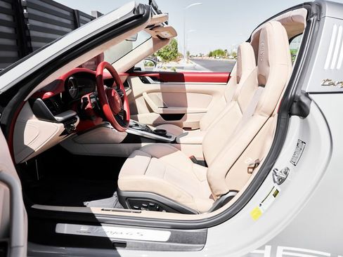 Used 2021 Porsche 911 AWD/4WD image 31