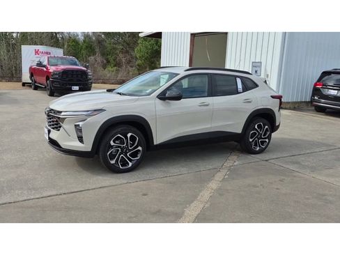 New 2026 Chevrolet Trax RS w/ Driver Confidence Package image 4