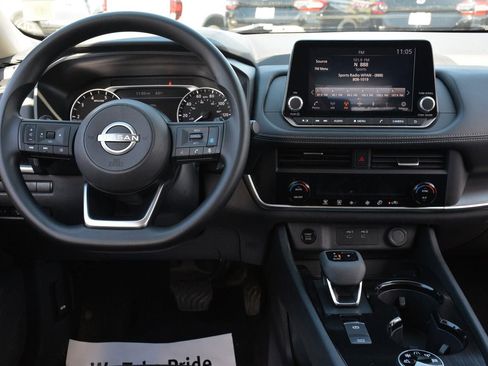 Used 2024 Nissan Rogue SV AWD/4WD image 11