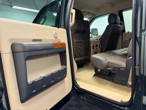 Used 2016 Ford F350 King Ranch w/ King Ranch w/Chrome Package AWD/4WD image 29
